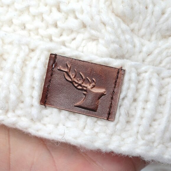 Cable Knit Winter Hat Toque & Mittens Pom Cream Leather Elk Deer Antler Patch - Picture 7 of 10